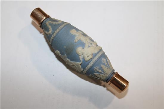A gold mounted cut glass scent bottle, probably c.1850, 3 7/8in.